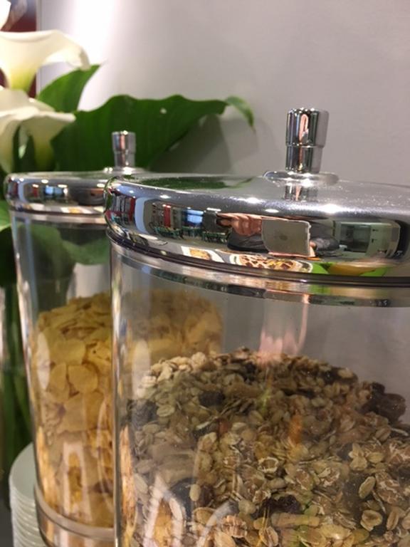 Hotel Byron Solo Per Giovani Riccione Dış mekan fotoğraf