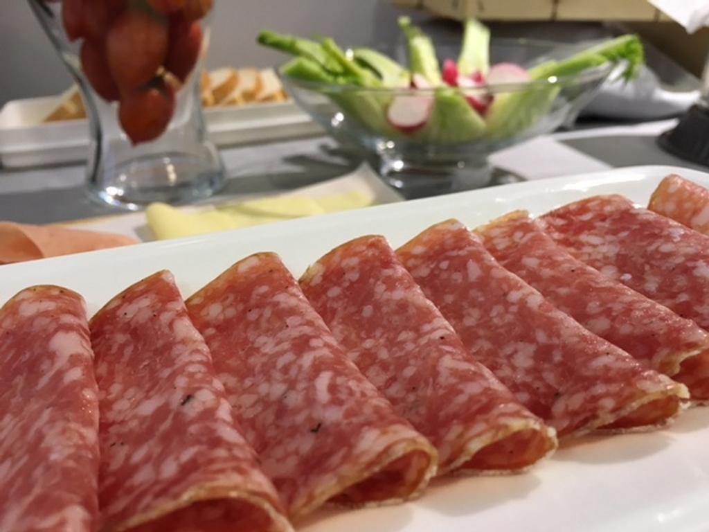 Hotel Byron Solo Per Giovani Riccione Dış mekan fotoğraf