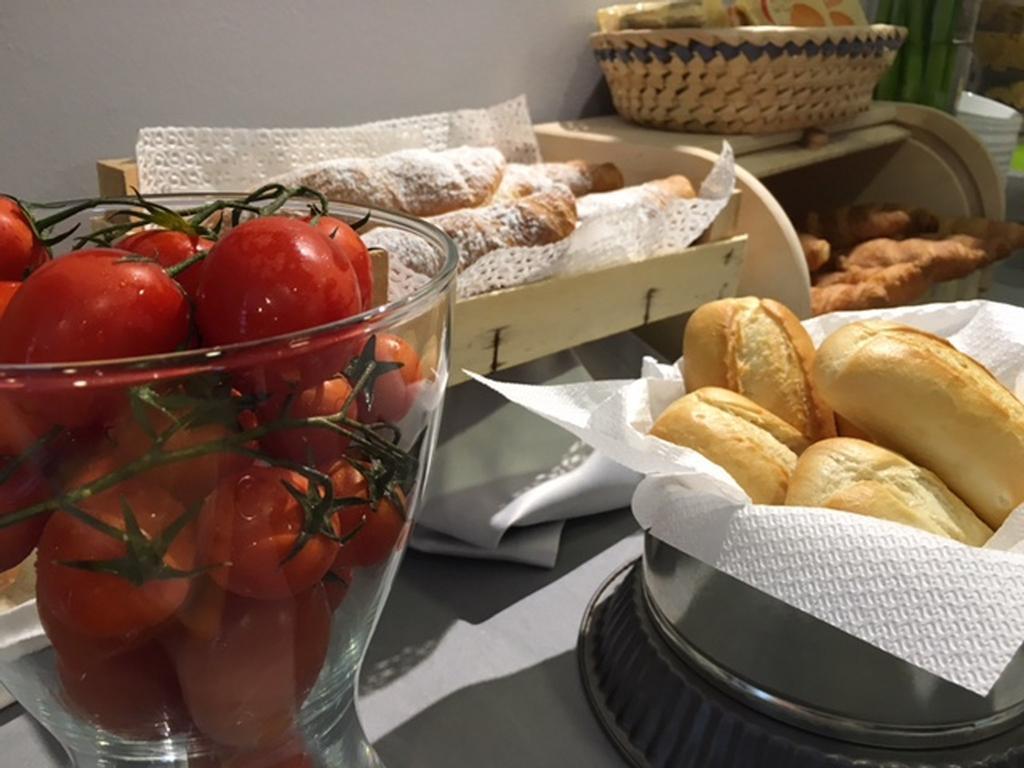 Hotel Byron Solo Per Giovani Riccione Dış mekan fotoğraf