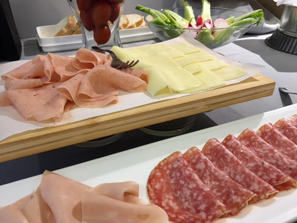 Hotel Byron Solo Per Giovani Riccione Dış mekan fotoğraf